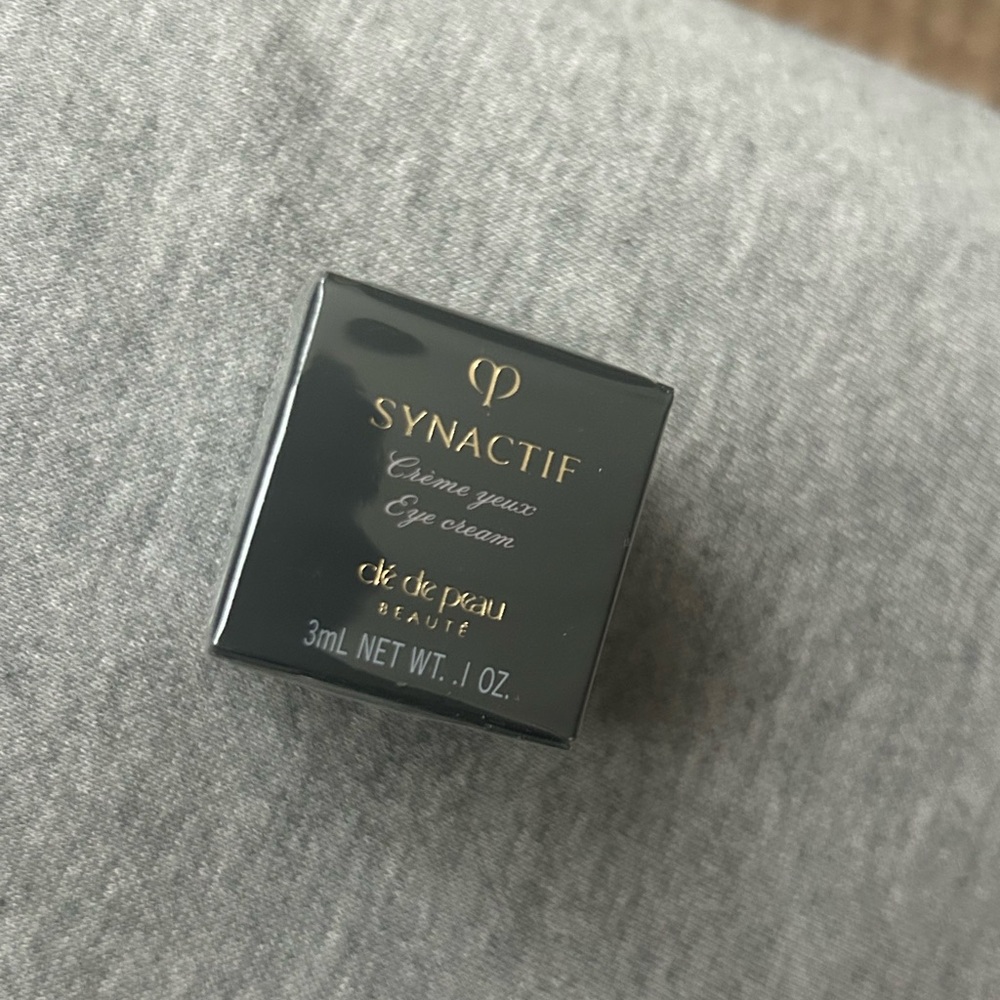 Clé de Peau Synactif Eye Cream